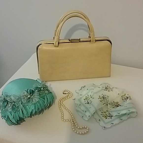 Vintage Handbags - Vintage purse